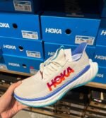 Hoka Sneakers  Pallet(70 pairs per pallet)